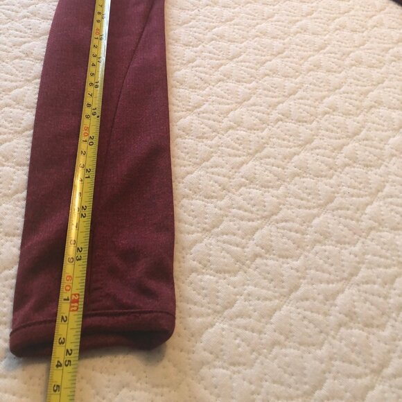 Fabletics Merida V-Neck Long Sleeve Thumb Hole Workout Top Women's Size XSmall - Picture 3 of 7